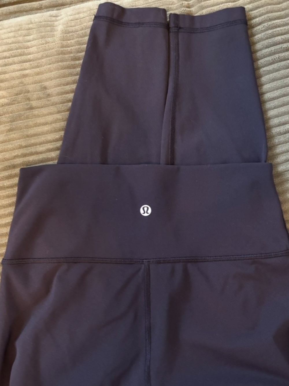 Lulu Lemon black leggings size 6
